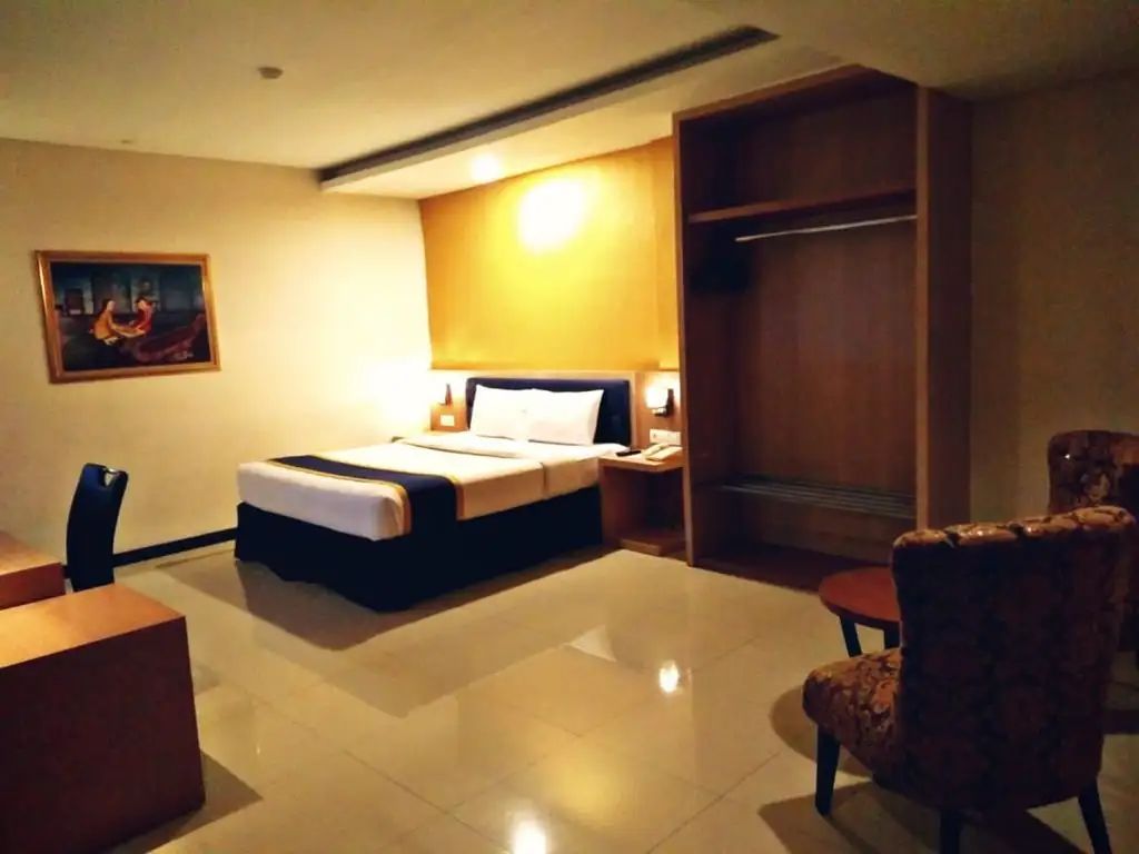 Executive Room